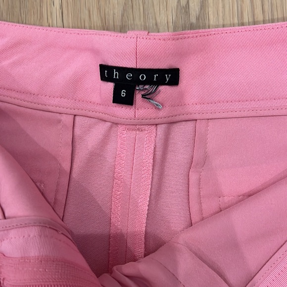 Theory shorts - bubblegum pink, size 6. Never worn - Picture 3 of 4
